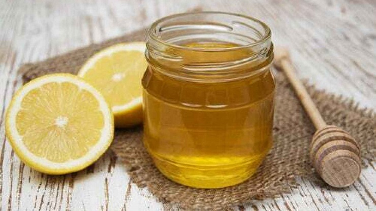 miel-con-jugo-de-limón-en-caso-de-faringitis